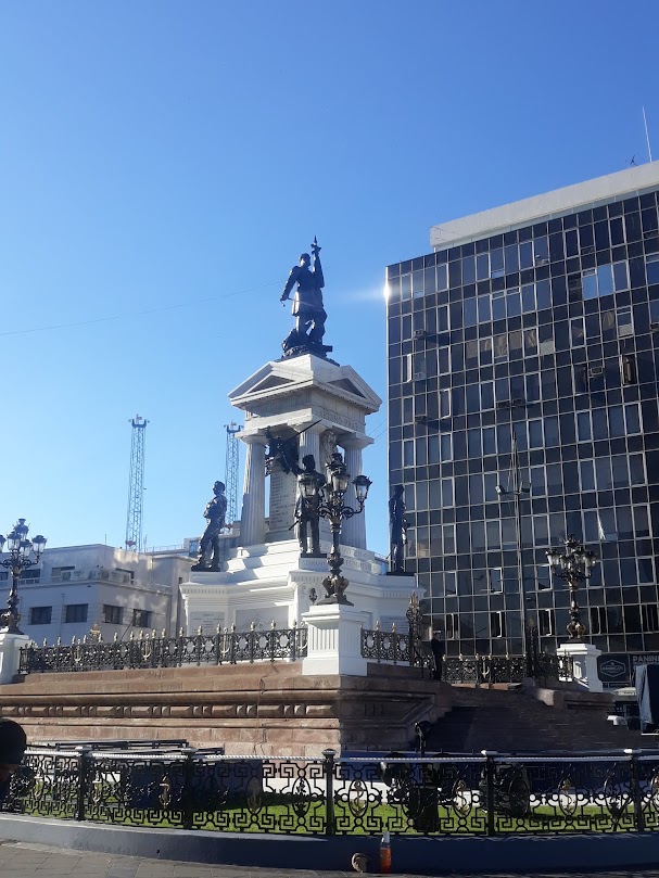 Monumento a Los Héroes de Iquique